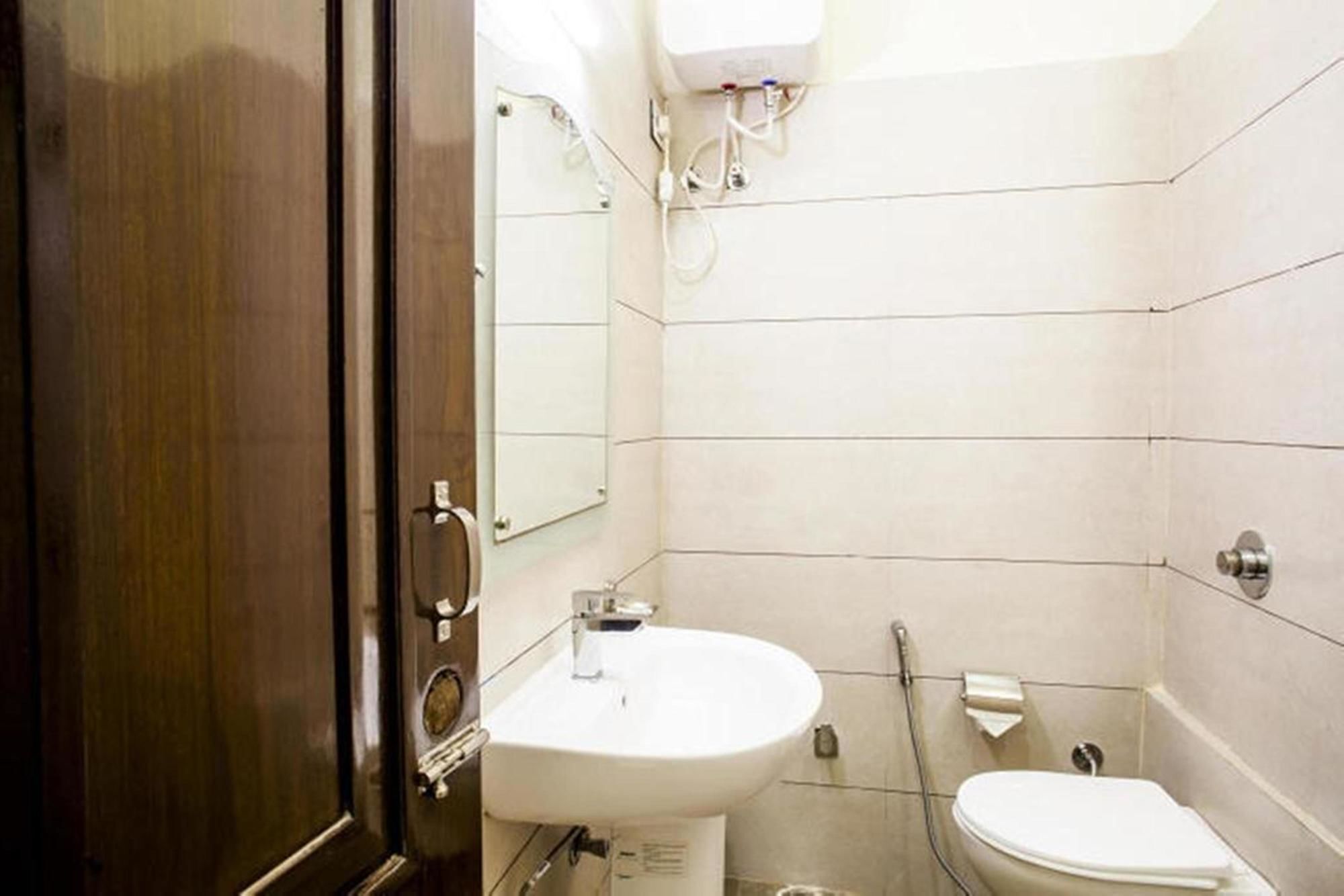 Hotel Fabhotel Kk Continental Rd Amritsar